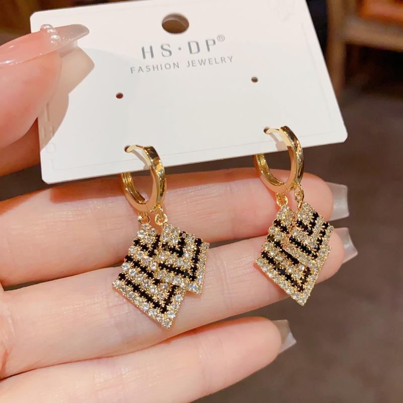 Product Introduction of Autumn and Winter New, Double-Layer Striped Contrast Color Diamond Ear Clip Women, Exquisite Fashion All-Match Design Tassel Earrings 11