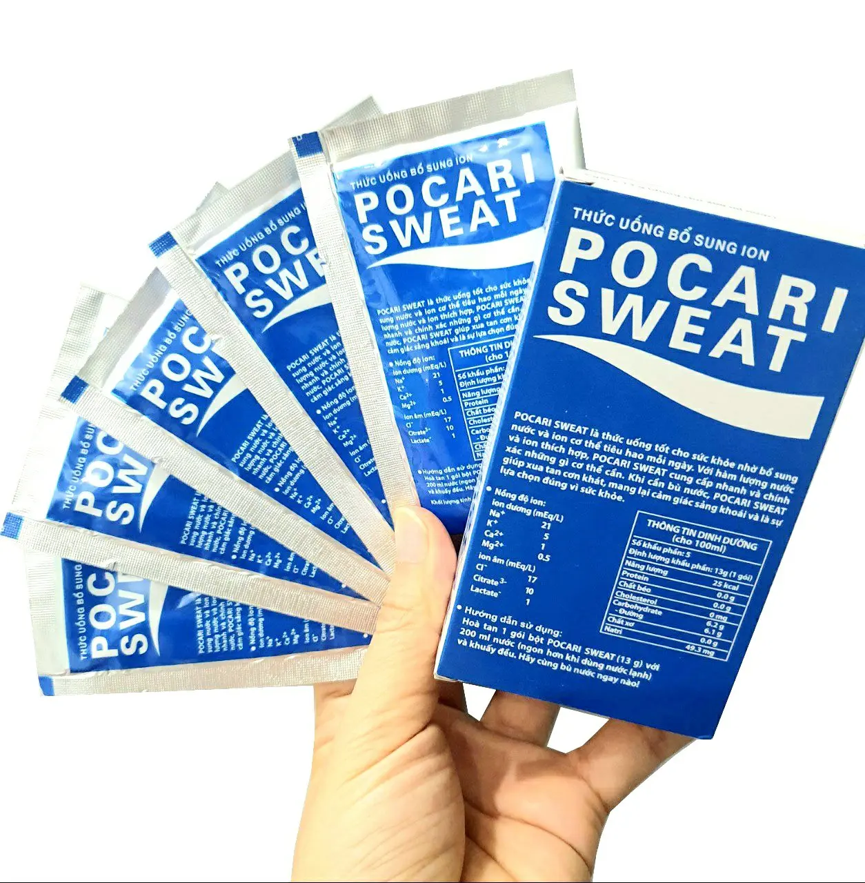 DATE mới 4/2026) CÓ VIDEO. HỘP 5 GÓI BỘT POCARI SWEAT BÙ NƯỚC, BÙ ION ĐIỆN GIẢI TỪ NHẬT BẢN