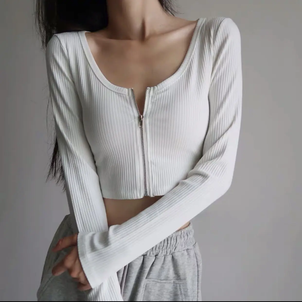 Áo croptop tay dài dây kéo thun gân - Crt dài tay dây kéo chất đẹp A4-00 | BigBuy360 - bigbuy360.vn Áo croptop tay dài dây kéo thun gân - Crt dài tay dây kéo chất đẹp A4-00 | BigBuy360 - bigbuy360.vn