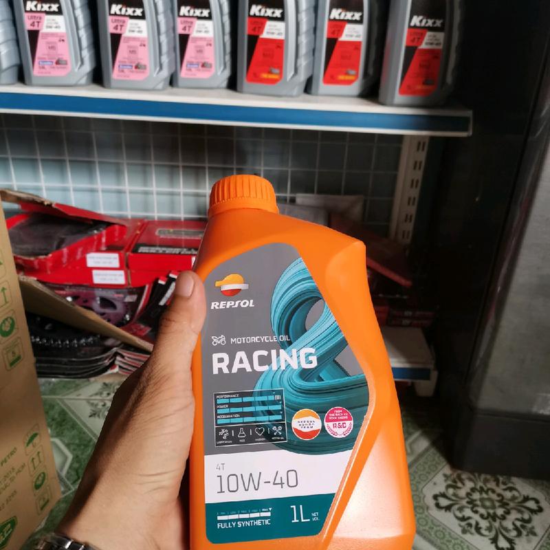 Dầu xe số Repsol racing 10w40 dưỡng xe bốc máy