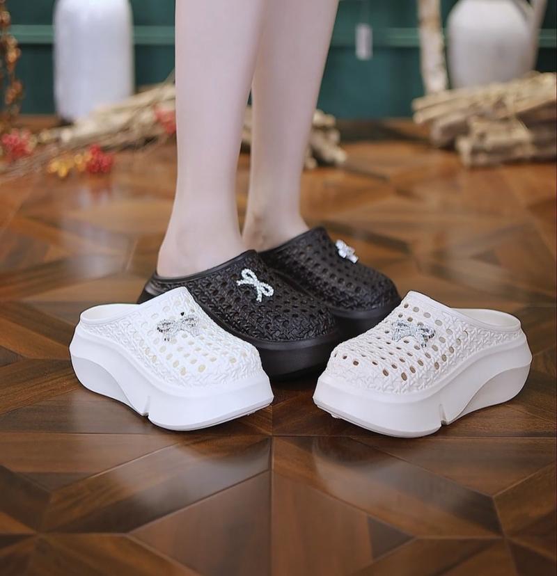 Product Introduction of Giày Tăng Chiều Cao, Bán Chạy Cho Mùa Lò Xo Và Mùa Hè, Đế Dày 7Cm, Siêu Nhẹ, Thoải Mái Khi Bước, Thời Trang, Thiết Kế Dễ Phối Đồ, Guốc, Phong Cách, Giày Tăng Chiều Cao dép  bùi  trà，Tăng thêm 7cm dép  chữ  h 9