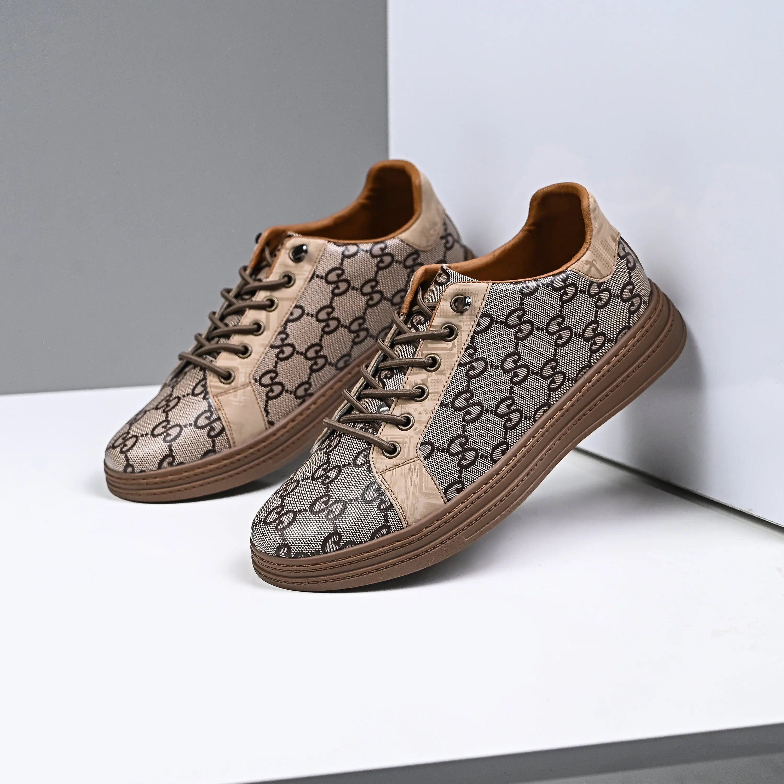 Giày thể thao nam, giày sneaker nam,GA04 da sit êm mềm,Đế kếp cao su , kiểu dáng thanh lịch Nhung GA04 Sneaker Đế Bằng Shoes