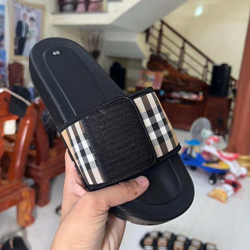 dép bắp rang bơ dán mác timo đế cao 4cm nam nữ đều mang đựơc Slipper Cao Su DéP Đồng