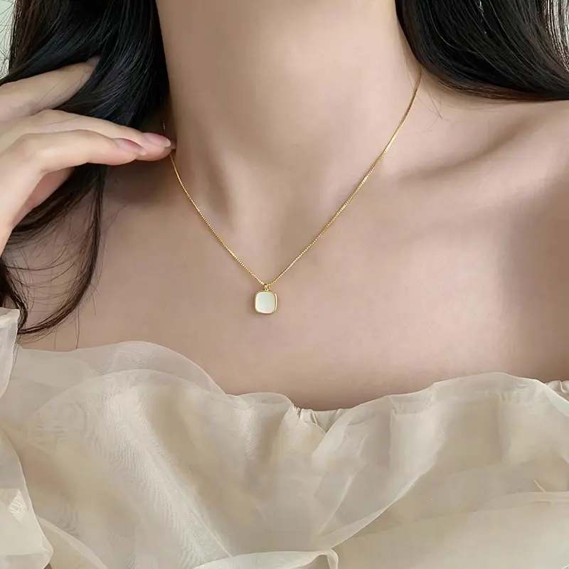 Dyawne - Necklace Clavicle Chain Kalung Alloy Emas Liontin Kotak Diamond Permata Mutiara Putih Perhiasan Aksesoris Fashion Wanita Korea Style [C2-4]