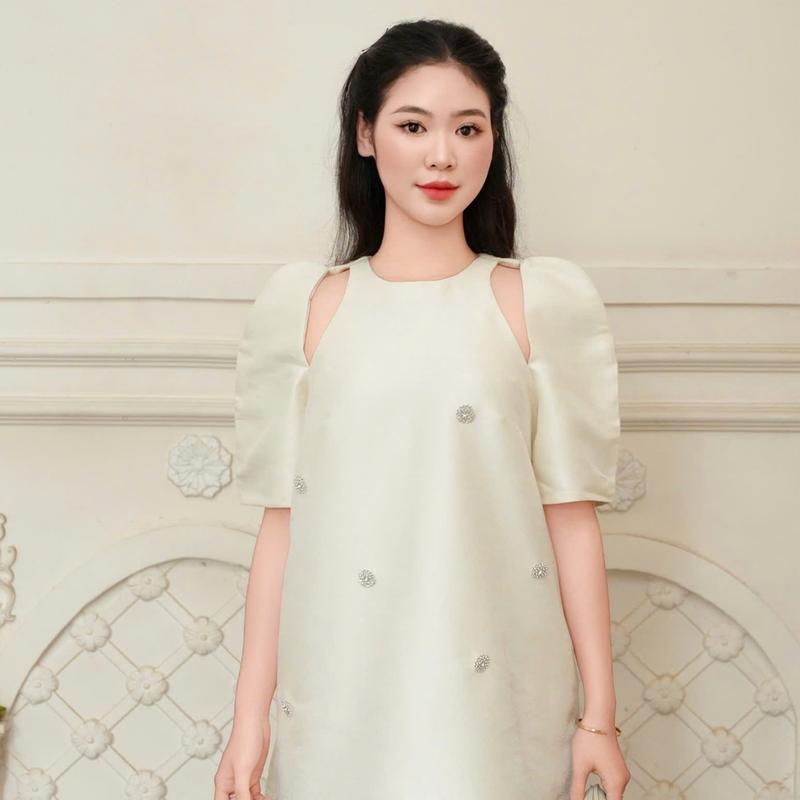 HOAI THANH - Đầm Mia tafta chéo kèm lót lụa đính hạt 0