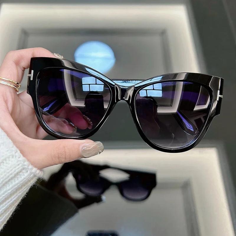 Product Introduction of Classic Cat Eye Sunglasses Women Men Fashion Sun Glasses Female Male Designer Mirror Casual Travel Shades Oculos De Sol 2