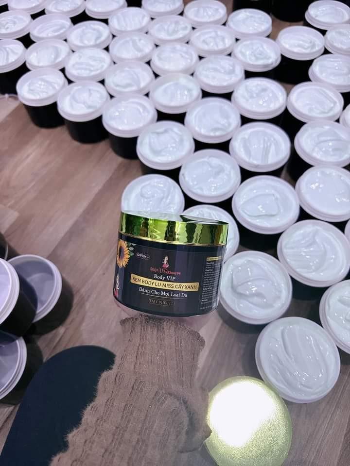 Product Introduction of ( COMBO 3 HỦ )Kem dưỡng da body vip 200G Women Dưỡng Da Body Dưỡng Body Làm Đẹp Da Lotion Nữ 12