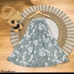 ROK PLISKET PANJANG MOTIF BUNGA KRISAN BAHAN HYGET PREMIUM karet muslim hitam  bawahan  kotak  wanita Dewasa