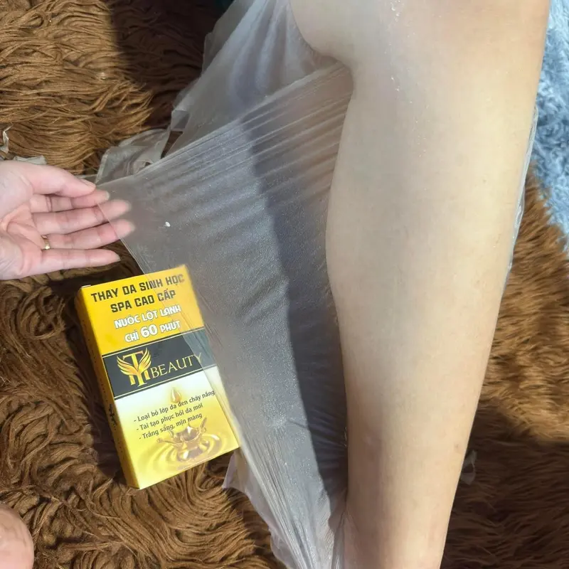 Nước lột lạnh spa cao cấp. 1 hộp dùng đủ 2 tay hoặc 2 chân. Tay + chân = 2 hộp. Toàn thân 3 hộp. Thoa thuốc đơn giản chỉ 60 phút. Ko hôi. 2