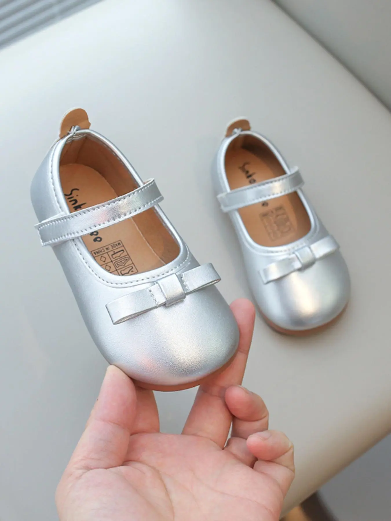 Girl's Bow Decor Flat Shoes, 2024 New Style Casual Soft Sole Shoes for Daily Wear, Fashionable Shoes for Girls