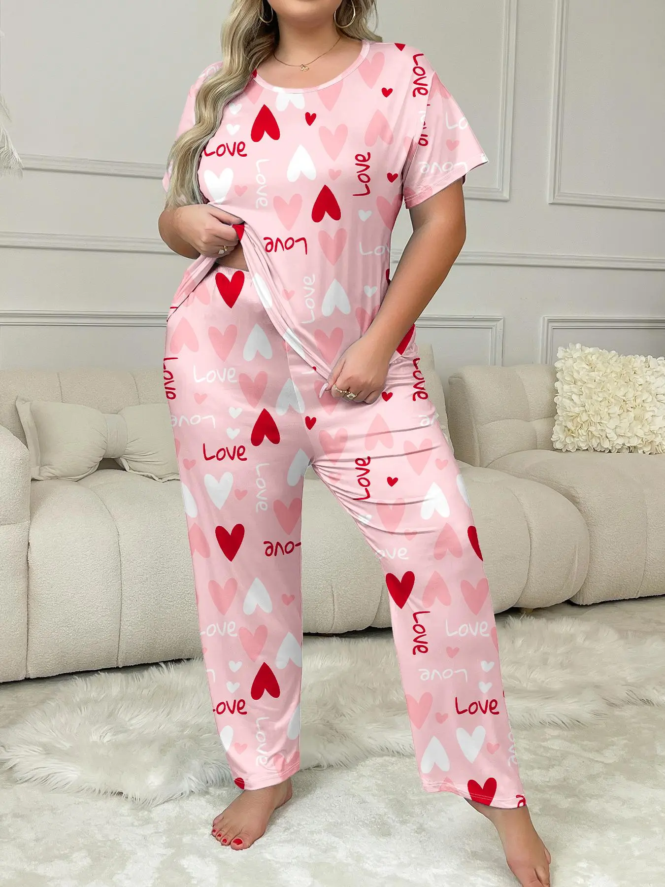 【Plus Size】 Heart Graphic Tee & Pants Loungewear Two-Piece Set, Casual Comfy Round Neck Short Sleeve T-Shirt & Trousers PJ Set, Women's Sleepwear for Summer