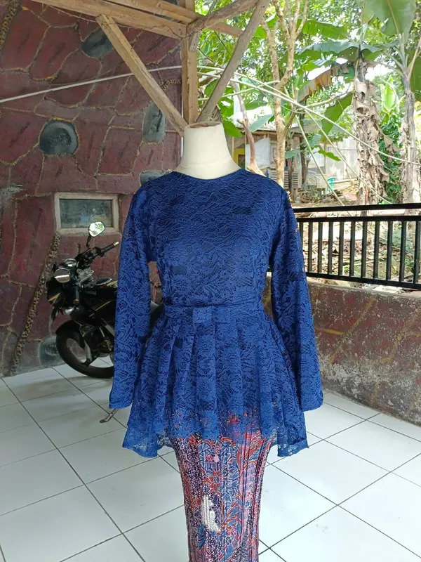 SETELAN KEBAYA GOTIK MUTIARA/KEBAYA BRUKAT WISUDA WANITA / KEBAYA LAMARAN MEWAH /KEBAYA PESTA / KEBAYA BROKAT Bawahan ROK PLISKET BATIK 5
