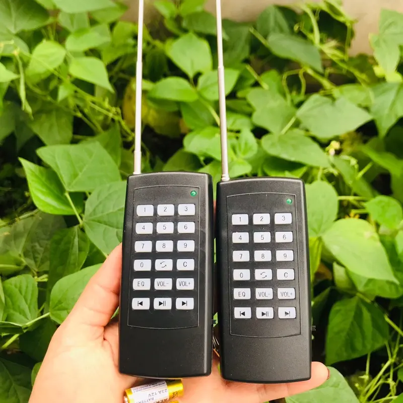Điều khiển loa Ws898 với 1 quả pin tặng kèm