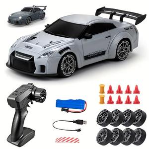 1:24スケール ドリフトカー、リモコン付き、2.4G・4WD、ライト＆タイヤ付き。子供への誕生日プレゼントに最適で、人気商品です。