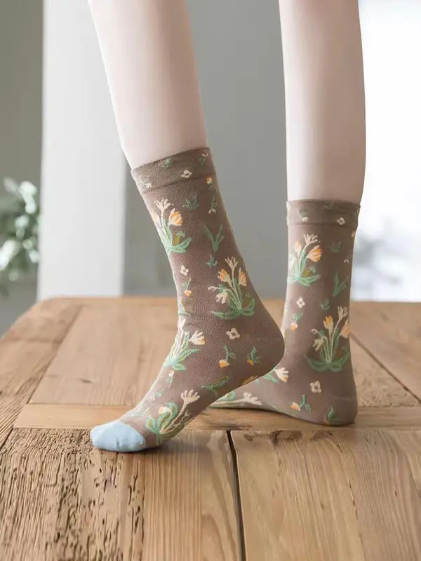 Women's 4 Pairs Animal & Floral Print Crew Socks, Casual Fashion Street Comfy Socks For Daily Vacation Party, Women's Socks For All Seasons 3