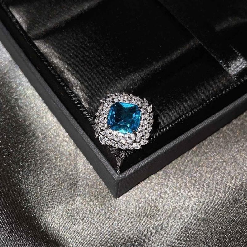 Product Introduction of Kuroze New Luxury Suit Ring Earrings Pendant Necklace for Women 23