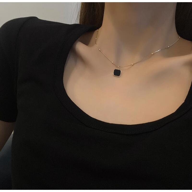 Product Introduction of Black Dark Geometric Square Necklace for Women's Light Luxury and Unique Design Sense Collar Chain 2025 New Instagram Hip Hop 1