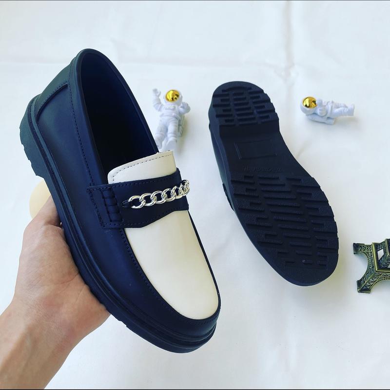 Giày lười nam Sơn Tùng Penny Loafer Black White mác xích kim loại Đam Bình Store, giày derby nam mũi tròn 2 màu trắng đen phiên bản cải tiến, giày nam da đế cao su