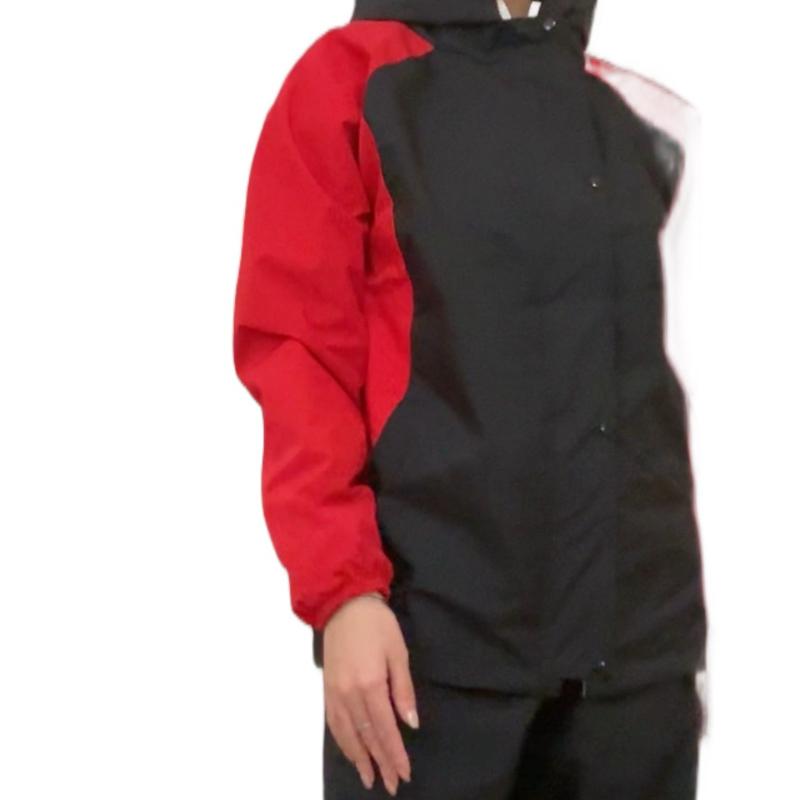 Bộ Áo mưa thời trang nam nữ 2 lớp  làm bằng  chất liệu  Phủ PU chống nước , dùng đi mưa , gió ,rét, mặc làm áo khoác gió Thời Trang cản gió tốt  , dễ dàng đi chuyển mọi lúc mọi nơi...! Hai màu hot nhất màu xanh và màu đỏ mặc đôi Nam Nữ rất đẹp ạ !