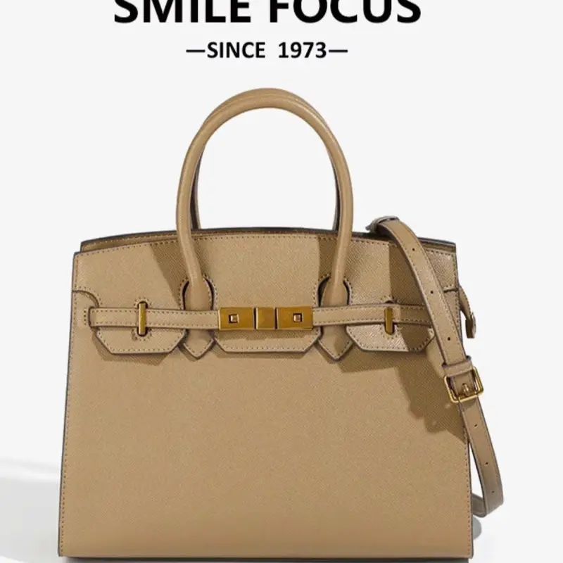 [ Túi Hoàng Gia] SF-3227 SMILE FOCUS. Túi xách Chuẩn Chính Hãng Smile Focus sang trọng, đẳng cấp. Đeo chéo, đeo vai, màu Nâu.