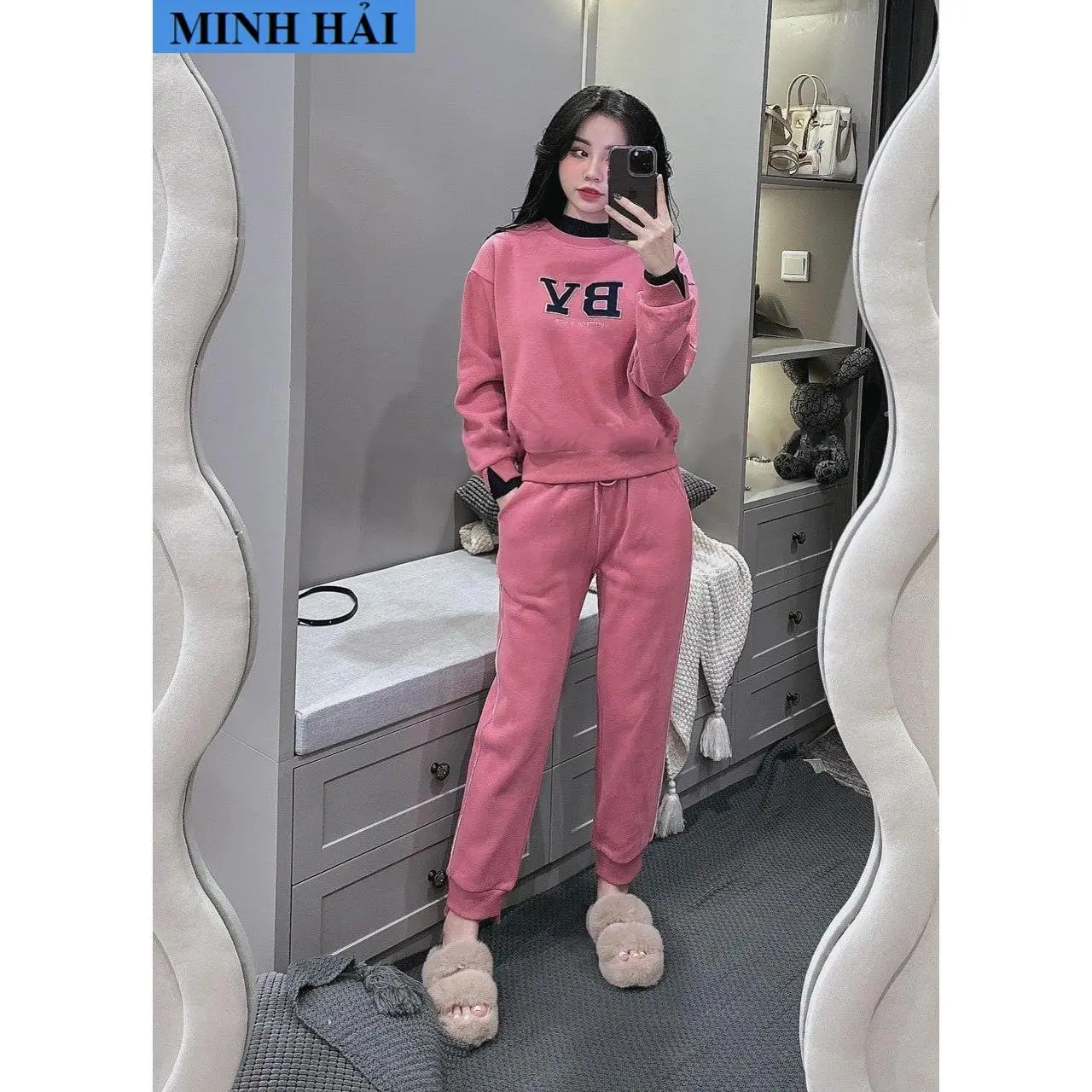 [FREESHIP] Set Bộ Đồ Thun Thể Thao Nữ Có In Nổi Chữ BY Siêu Xinh Chất Vải Nỉ Nhung Dày Co Giãn Tốt Dáng Đẹp Form Xịn Dành Cho Các Chị Mặc Đi Du Lịch Nha Hàng Hot Trend MINH HẢI FASHION