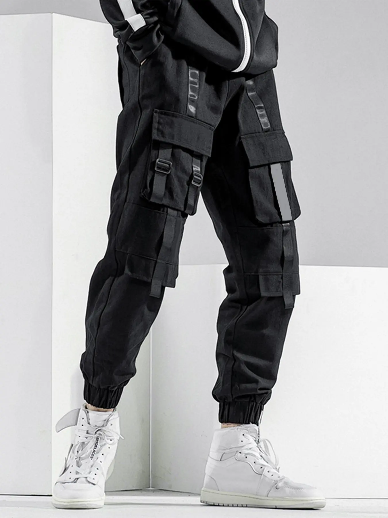 Men's Thin Plain Flap Pocket Tape Buckle Drawstring Waist Black Cargo Pants, Loose Stylish Casual Trousers, Fashion Streetwear Bottoms for Summer Spring Fall, Streetwear, Men Clothing, Drippy Outfits, Going Out Outfits, Menswear