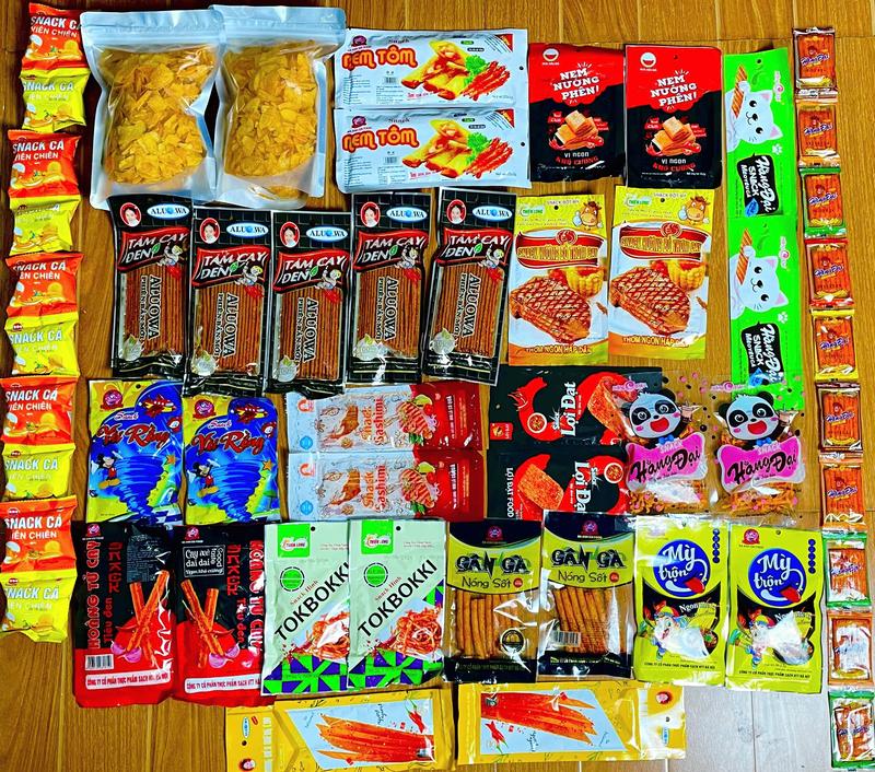 [5] COMBO 53 món đồ ăn vặt cổng trường siêu ngon gồm, 2 bịch khoai tây vỡ 500g, 5 tăm cay đen, 2 nem tôm, 2 sườn sasimi BÀ TUYẾT, 2 vòi rồng, 2 nem nướng phên, 2 mèo yêu cá,... của nhà ĂN VẶT CÙNG CHANN Food Sen Chua Bim Bim Snack Candy Ăn Kiêng con