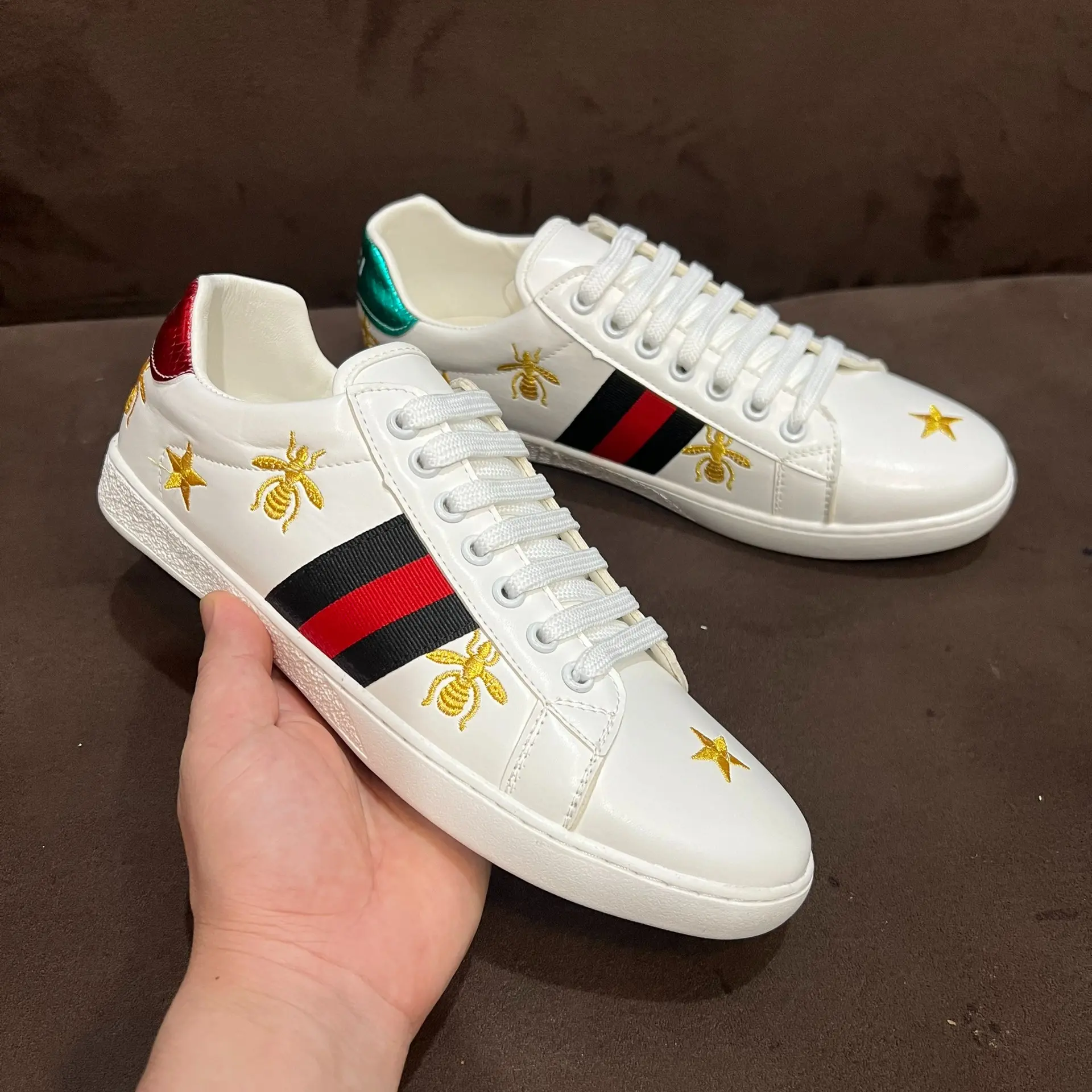 Giày nam ong sao thuê full size 38-43 hot trend Mũi tròn Mùa hè Mùa đông Đế phẳng Sneaker Shoes Đế Bằng