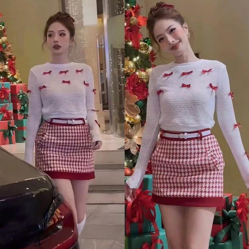 Set Đầm Nữ Thiết Kế EMME T3121 2 Món Gồm Áo Len Móc Lửng Phối Chân Váy Caro Đỏ Dáng Ngắn Cách Điệu [ Kèm Áo Ống ] - { KÈM THẮT LƯNG ]