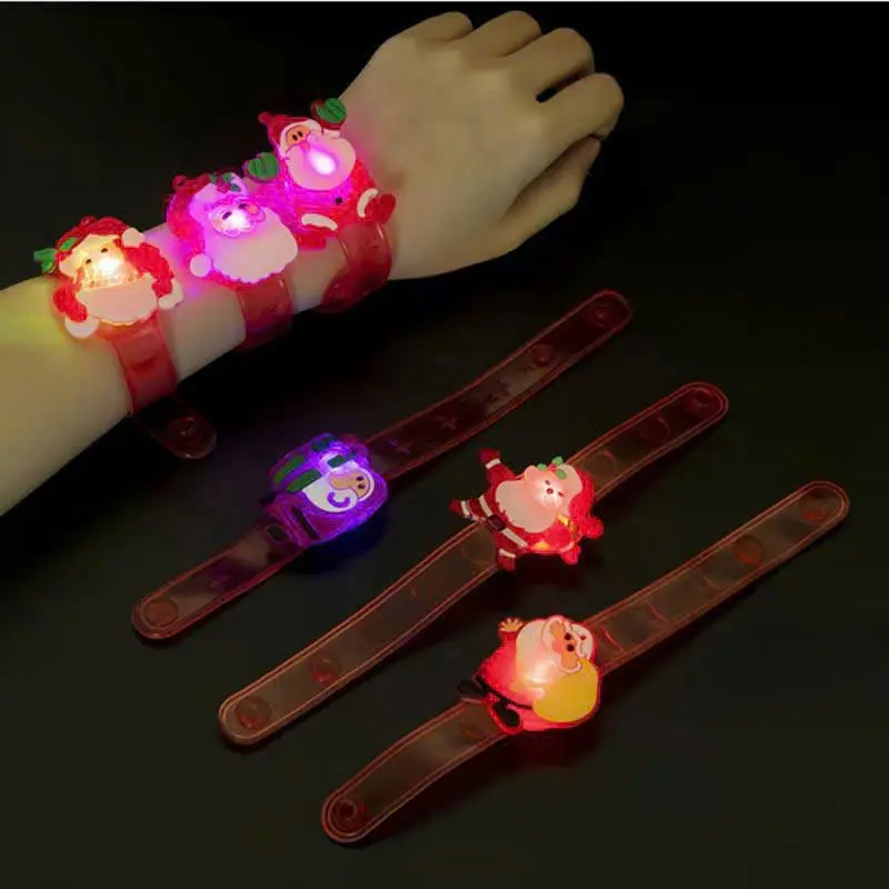 Đồng Hồ Nhựa Noel Phát Sáng – Phụ Kiện Giáng Sinh Độc Đáo làm quà tặng