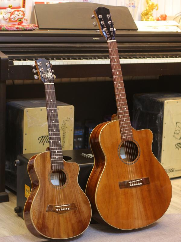 Đàn Guitar Size Mini 1/2 - Gỗ thịt mã AC-12M - Dòng Acoustic - Dáng Khuyết - Gỗ Hồng Đào fullsolid - kèm bao da, kẹp capo, bộ dây dự phòng, pick gảy, ti chỉnh cần
