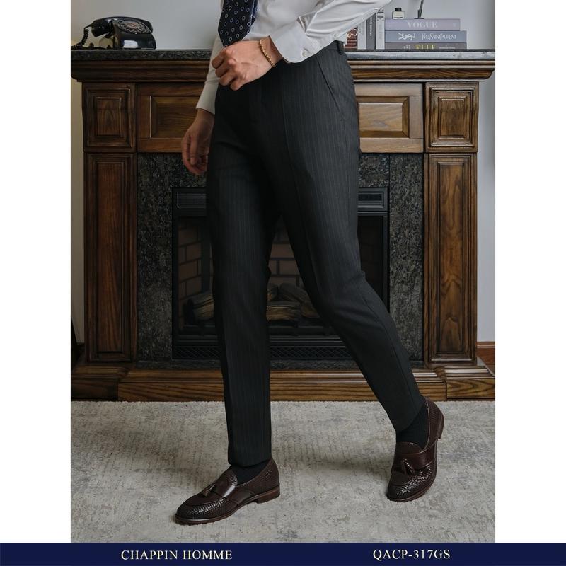 Quần âu 317GS màu ghi sọc cao cấp. Cạp vừa ngang rốn, form regular fit tiêu chuẩn. Chất liệu dày dặn co giãn nhẹ. Mặc cực kỳ tôn dáng