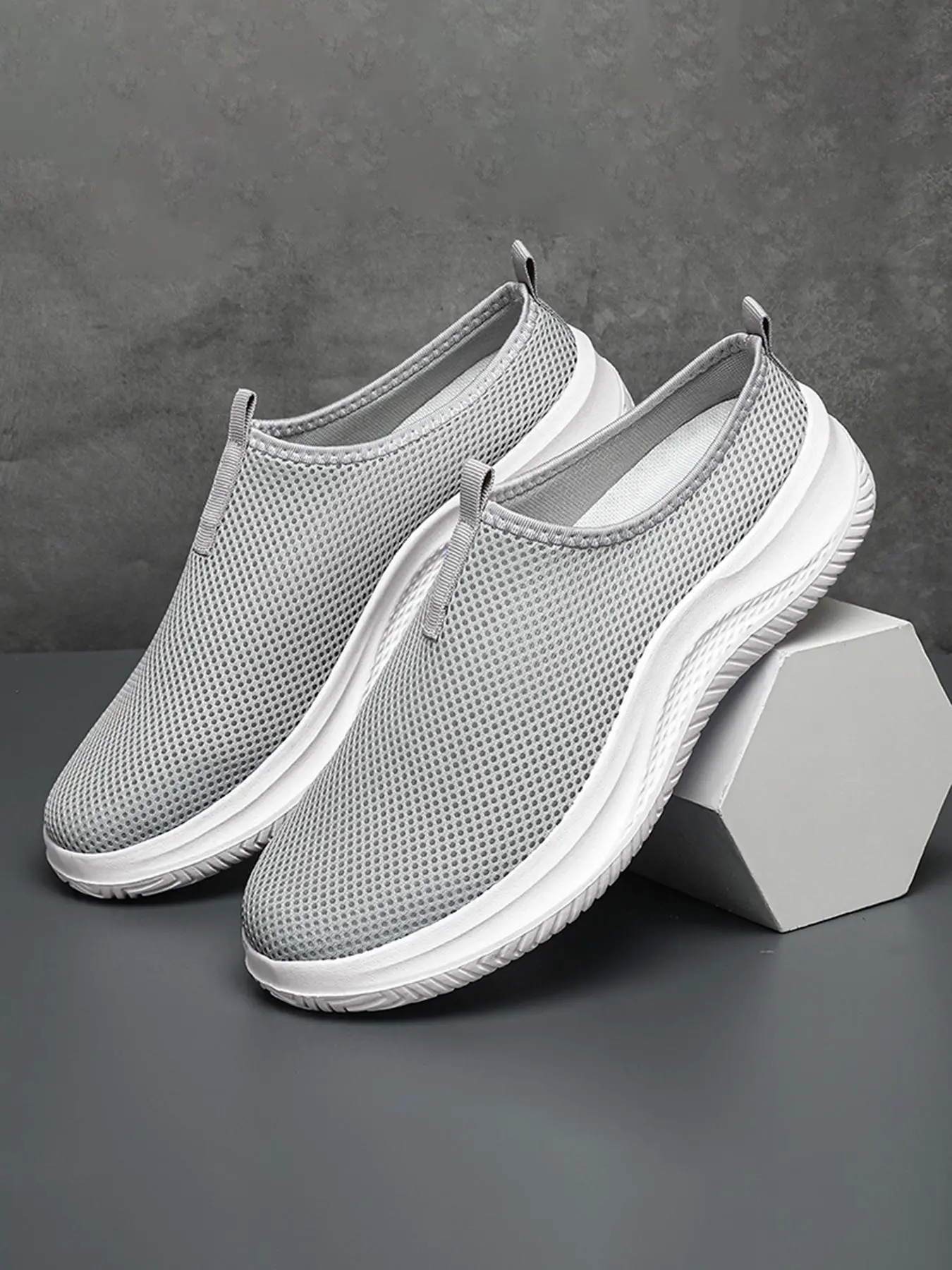 Men's Mesh Breathable Slip on Sneakers, Lightweight Comfortable Slip on Shoes, Casual Comfortable Home Garden Shoes for Daily Wear, Trainer