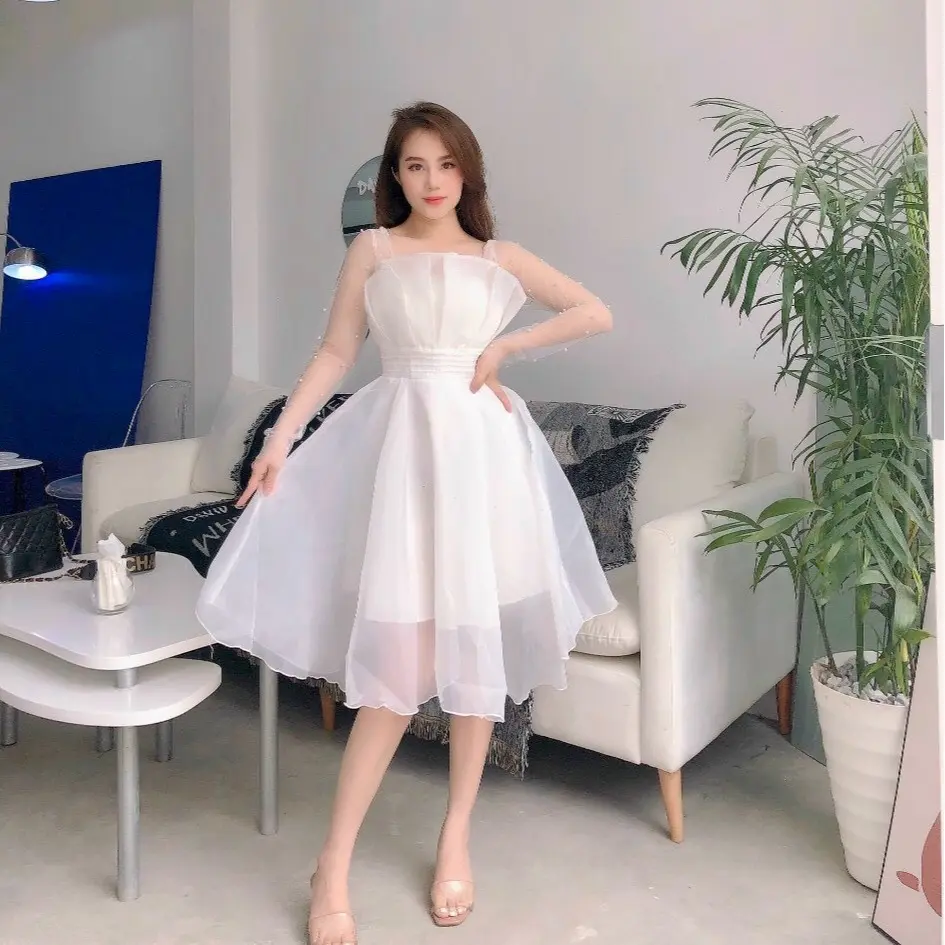 (SALE) Đầm công chúa dự tiệc sang chảnh được thiết kế tỉ mỉ xếp ly ngực tay lưới đính ngọc xinh xỉu