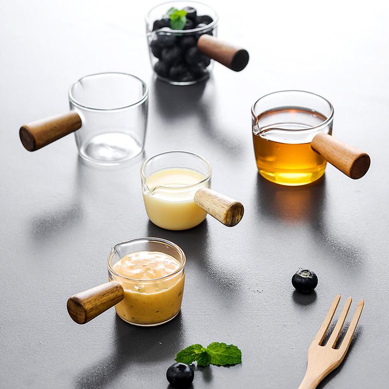 Product Introduction of 1/2pcs 100ML Double Spout Coffee Milk Glass Pot with Wood Handle Cute Measuring Frothing Pitcher Latte Cup for Barista Coffee Making 9