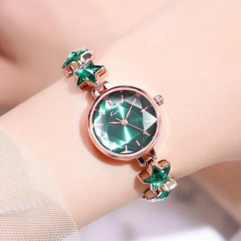 Quà Tặng Đồng Hồ Ngẫu Nhiên ( Nam, Nữ) Tri Ân Khách Hàng