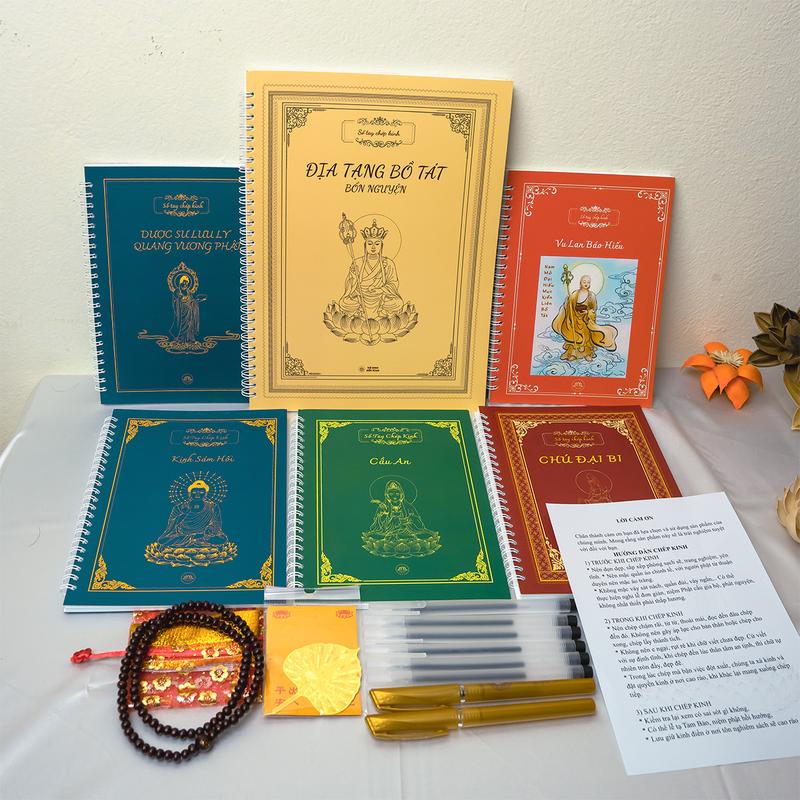  Combo 6 Cuốn Sổ Tay Chép Kinh Phật - Tặng Vòng 108 Hạt 6 Bút Chép 2 Bút Nhũ Vàng 1 Lá Bồ Đề 1 Túi Gấm 1 Tờ Hướng Dẫn Chép 