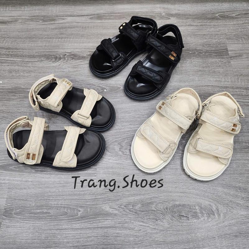 Sandal quai trần chám trẻ trung năng động- cá tính  DéP Đế Bằng depnuhottrend dép Nữ Shoes GiàY Nhung
