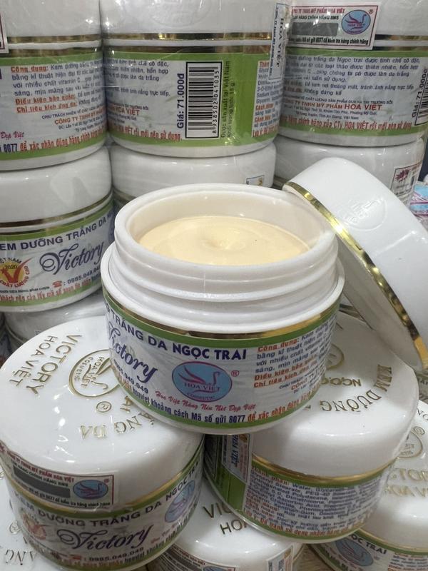Kem hỗ trợ dưỡng trắng da Ngọc Trai Victory Hoa Việt 15g