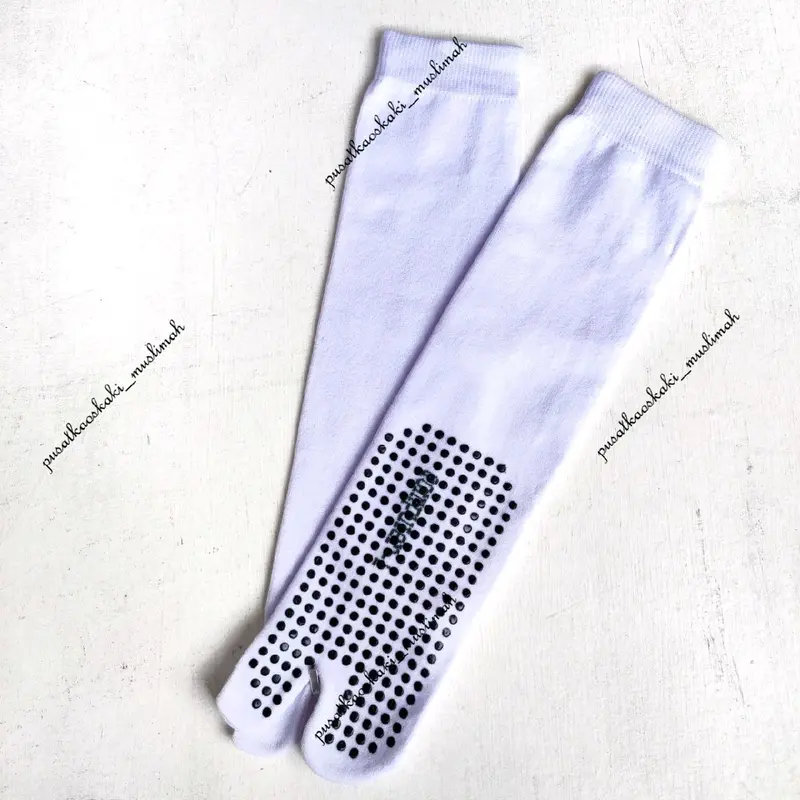Kaos Kaki Anti Slip Ukuran L Panjang Sebetis Wanita Bahan Nilon Spandex Lembut Muslim 3