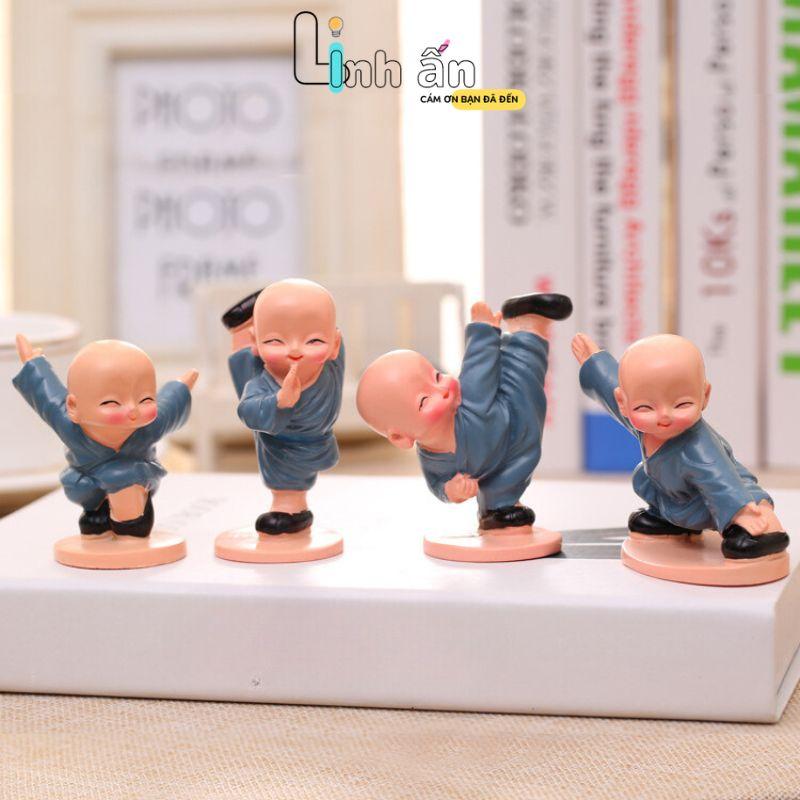 Tượng Trang Trí Ô Tô - Phụ Kiện Trang Trí Ô Tô Sang Trọng - Set Trang Trí Taplo Ô Tô Xe Hơi - Bô Chú Tiểu Mini Luyện Võ Cầm Đao Nâng Bình TẶNG ĐẾ KEO - LINH ẤN 4
