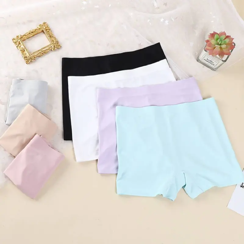 Quần Đùi An Toàn, Chất Liệu Lụa Lạnh Dành Cho Nữ, cạp vừa Và Cỡ Lớn, Chống Lộ, Bốn Góc, Phần Mỏng Của Đồ Lót, Không Đánh Dấu, Thân Thiện Với Làn Da, Quần Đùi Boxer 1