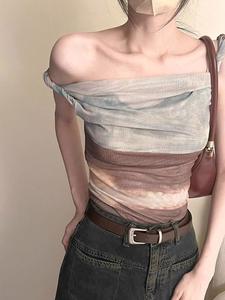 ผู้หญิงฤดูร้อนสไตล์เกาหลีภาพวาดสีน้ํามันตาข่ายไม่สม่ําเสมอเสื้อยืด