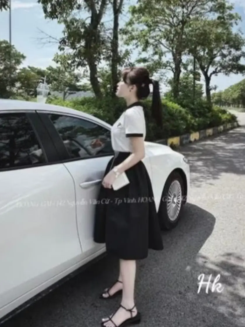 Mã S7 :( 20kg  - 50kg ) SET ÁO THUN TRẮNG CỔ TRỤ CHẤT COTTON VÀ CHÂN VÁY CHO BÉ GÁI