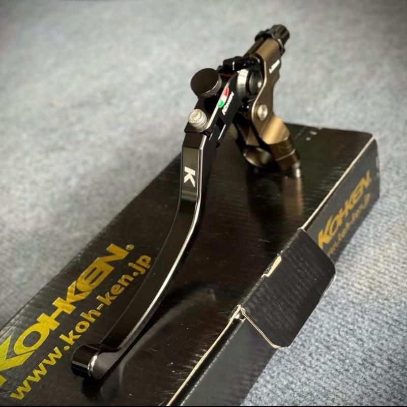 Tay côn kohken hàng 100a 29mm cnc Cho cảm giác êm nhẹ khi lắp lên xe, tay có nùm tăng chỉnh gần xa cho ae 1