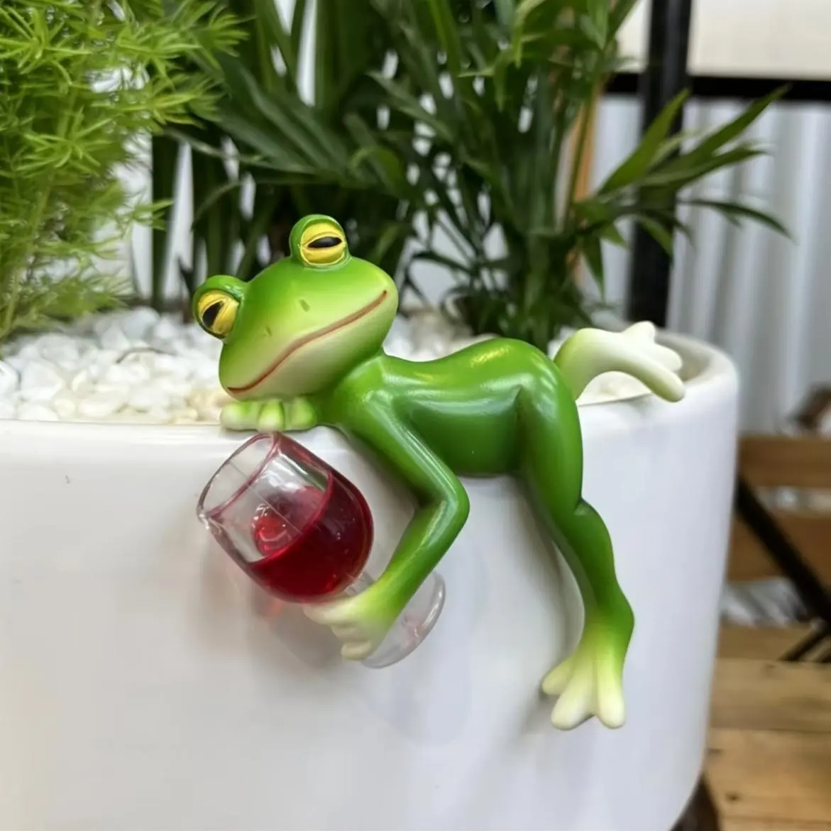 Creative Frog Design Garden Decoration, Cute Frog Design Resin Ornament, Garden Decoration for Home Garden, Home Decor Supplies
