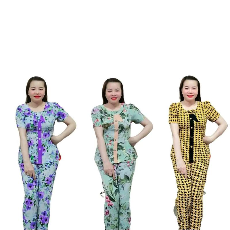 Mẩu Đồ Bộ Thiết Kế Quần Dài Cổ Nơ Thỏ Tay Phồng Vải Mango Mềm Mịn Mát Không Nhăn Không Xù Không Co Rút Có 3 Size Từ 45-80kg Có Thể Giặt Máy Phù Hợp Lứa Tuổi 18-50 Voi Kem Nhung Màu Đỏ Áo