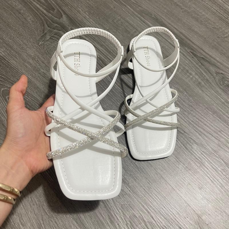  Giày sandal nữ đế bệt mũi vuông dây chéo kết hợp dây đính đá có size lớn từ 35 đến 45 