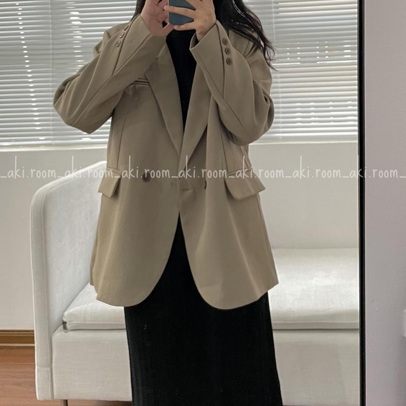 Áo blazer hai lớp túi nắp ba cúc chéo tay có đệm vai mỏng 266 6