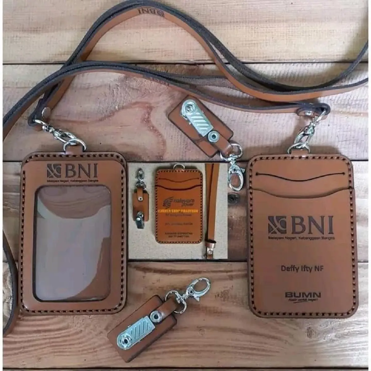 Holder tag kulit asli id card / Name Tag Gratis Desain Request Logo Foto